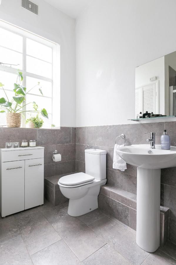 Chic 1 Bedroom Apartment In Bloomsbury, Sleeps 4 Лондон Екстериор снимка