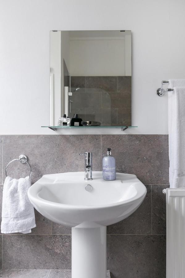 Chic 1 Bedroom Apartment In Bloomsbury, Sleeps 4 Лондон Екстериор снимка